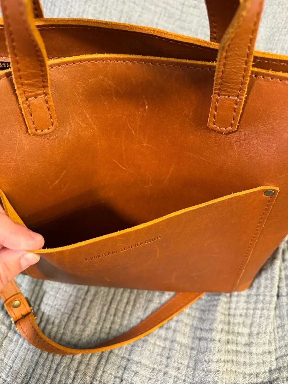 Portland Leather Medium Crossbody Tote with zipper - light brown
